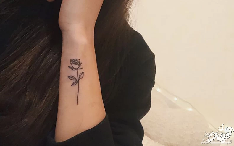 تاتوی گل سرخ